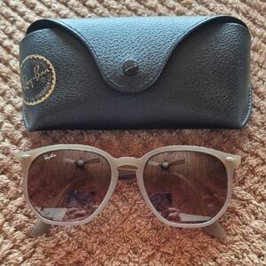 Ray-Ban Polished Beige Frame Sunglasses with Black Case